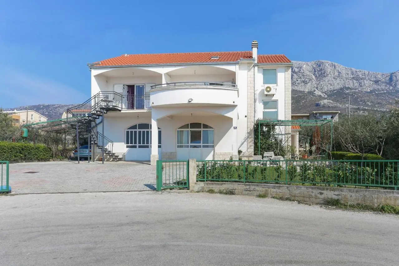 Charming Carmen Apartment Kastela