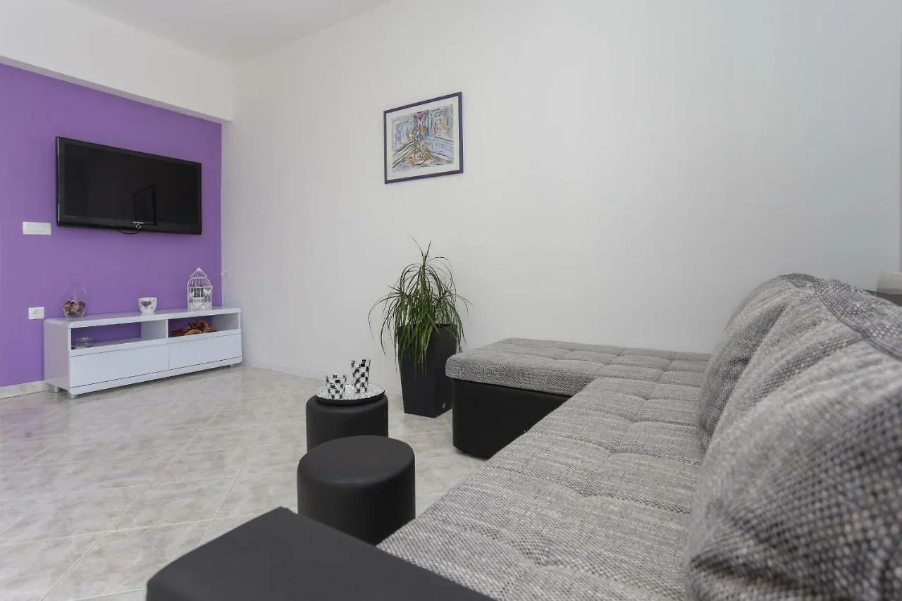 Charming Carmen Apartment Kastela